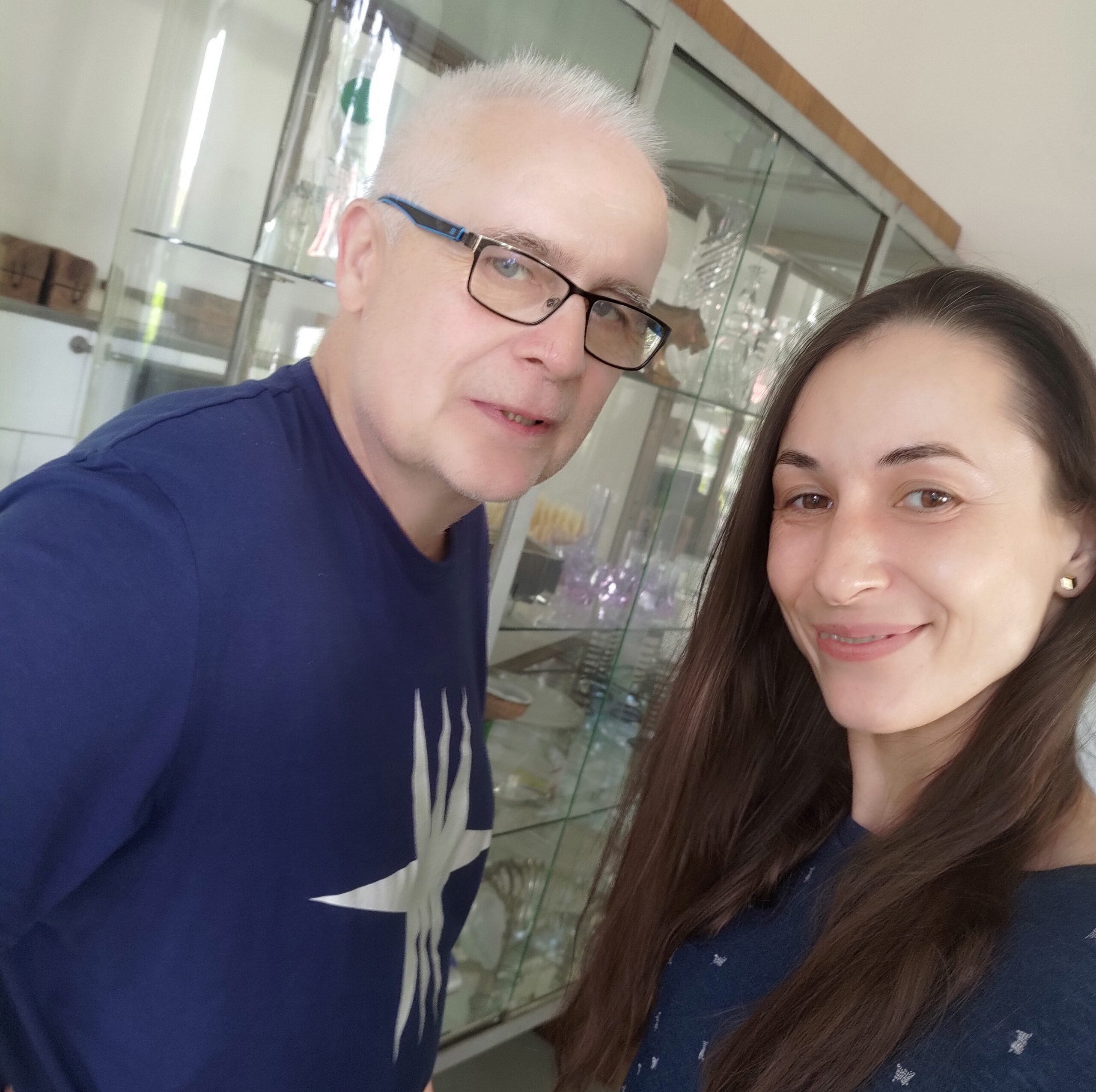 Petr Stacho s kurátorkou Galerie skla